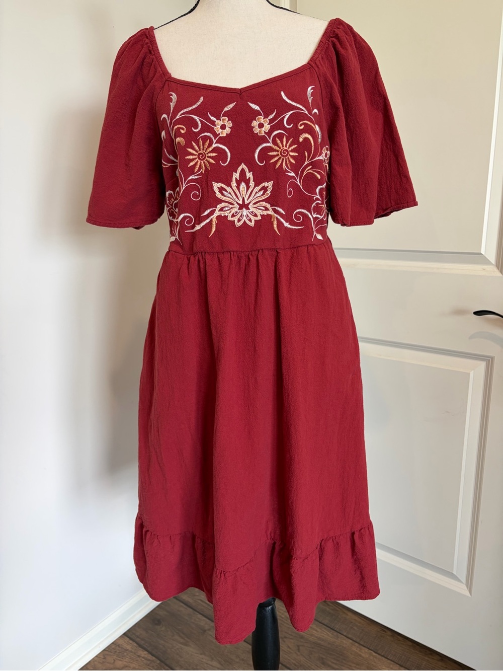 BloomChic Red Embroidered Puff-Sleeve Midi Dress